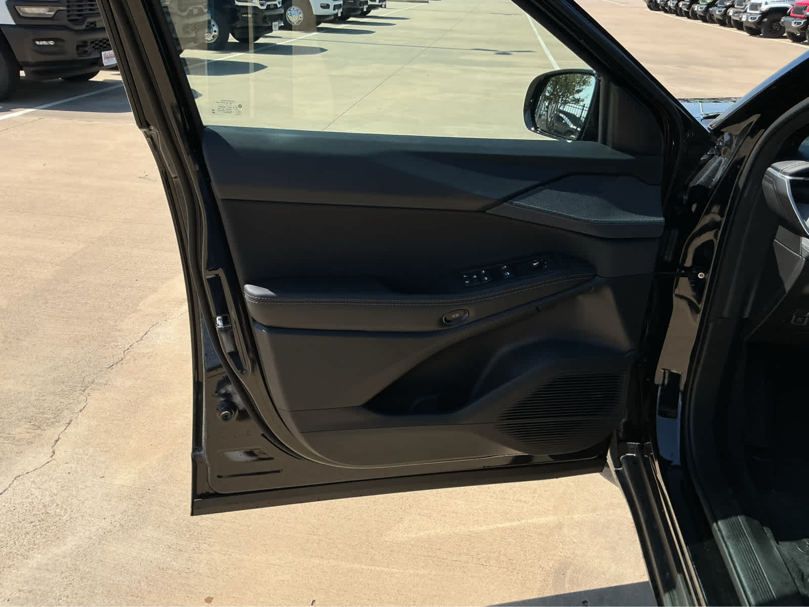 new 2026 Jeep Cherokee car, priced at $38,173