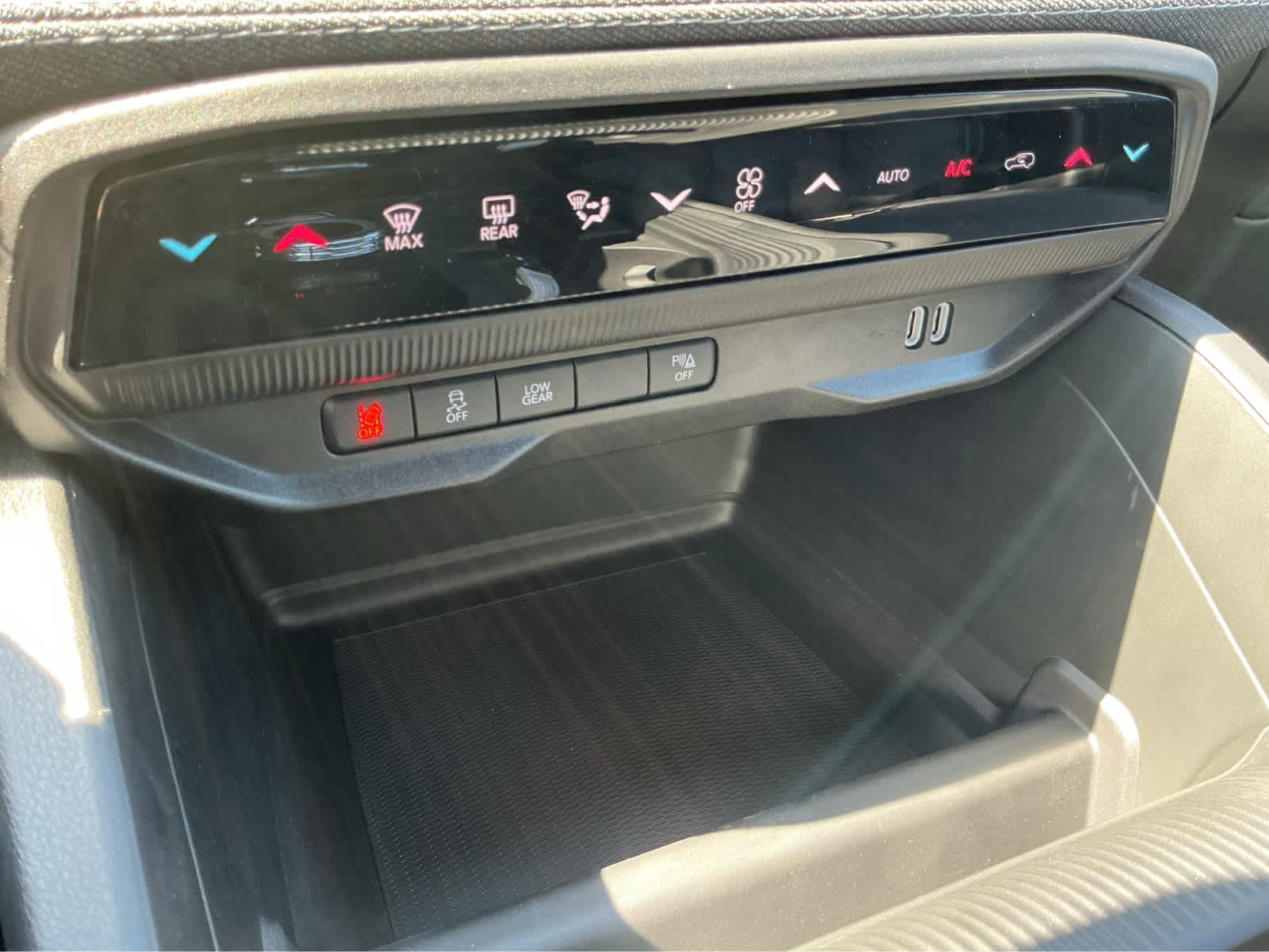 new 2026 Jeep Cherokee car, priced at $38,173