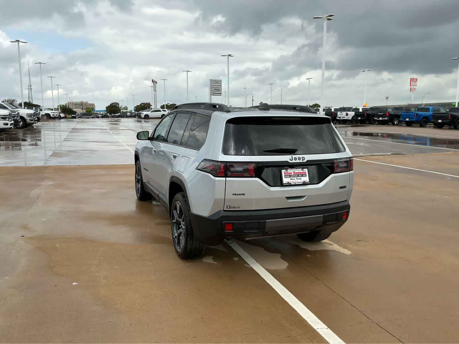 new 2026 Jeep Cherokee car, priced at $45,815