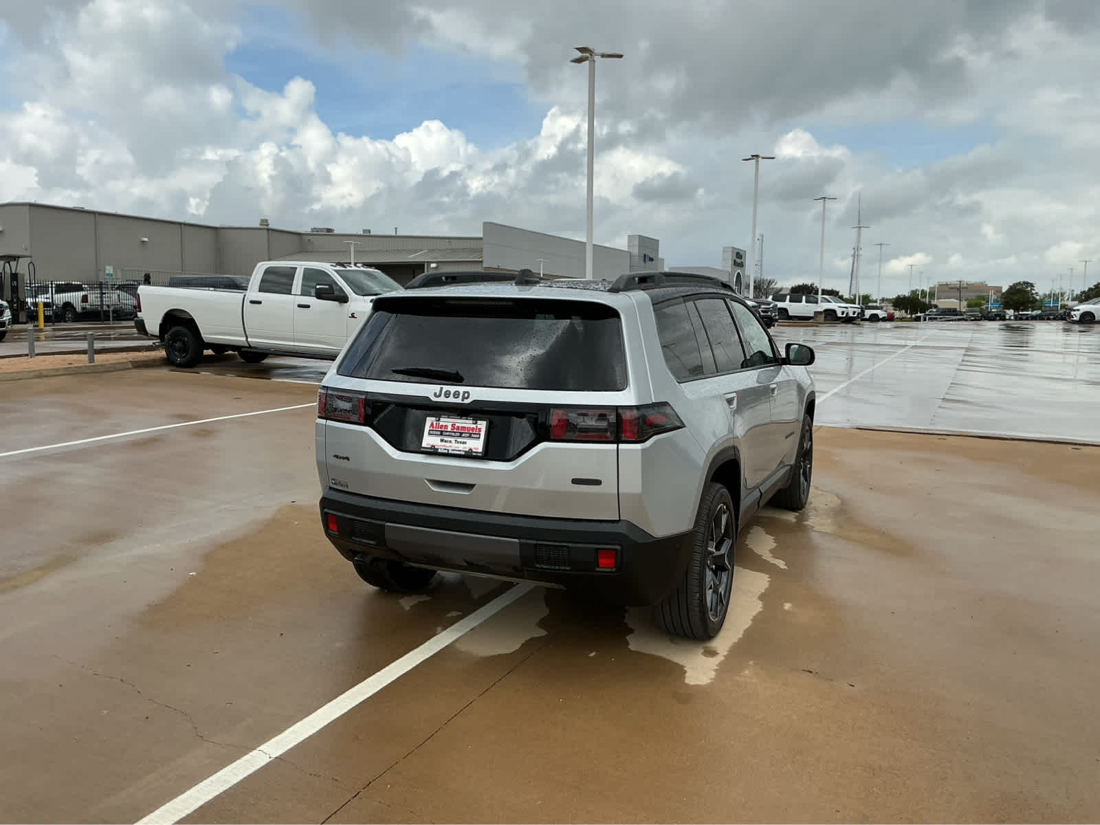 new 2026 Jeep Cherokee car, priced at $45,815