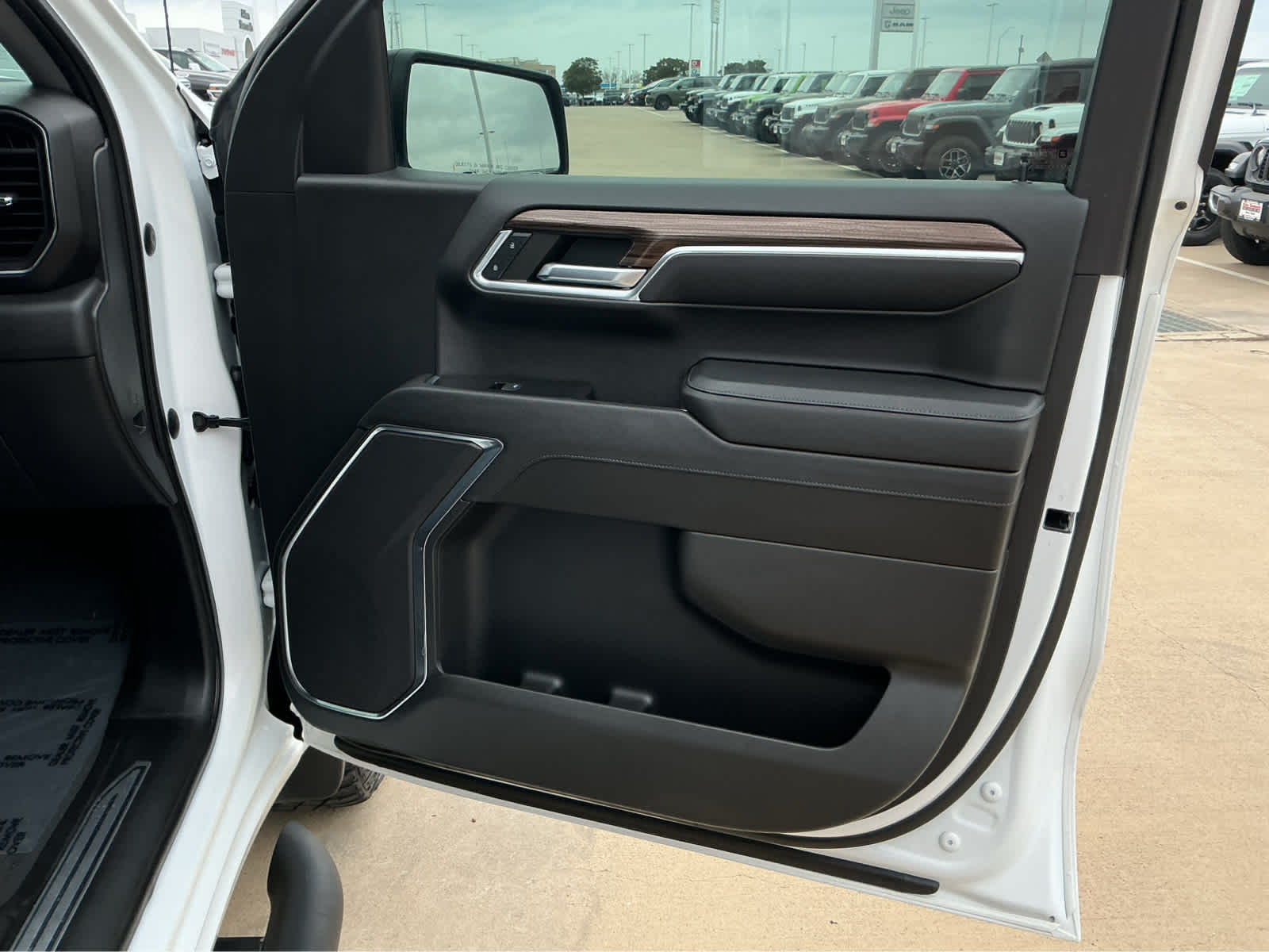 Used Car 2023 Chevrolet Silverado 1500  Lt Trail Boss For Sale Under $50,000 In Waco, Texas