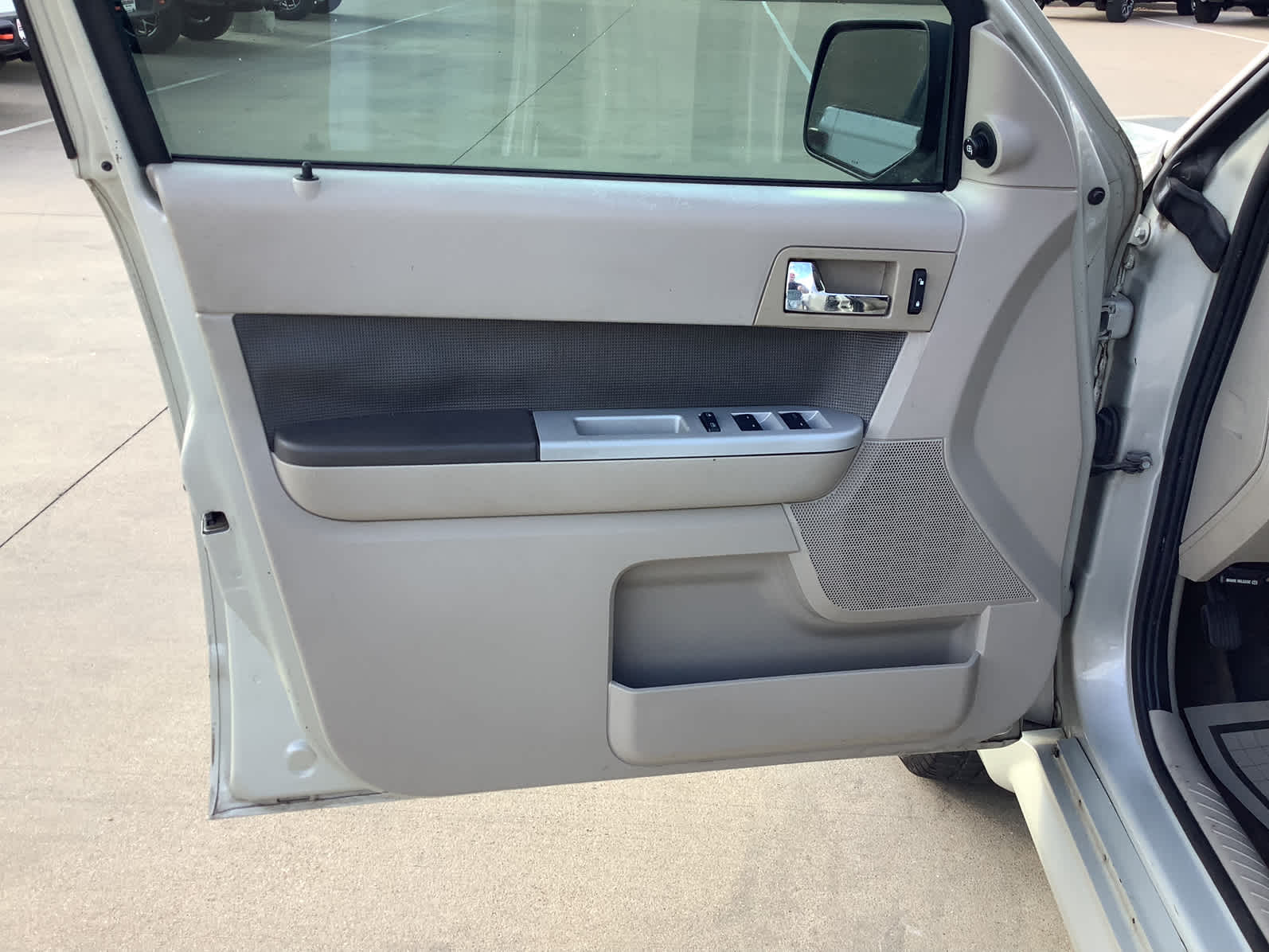 Used Car 2009 Mercury Mariner  Fwd 4dr I4 For Sale Under $10,000 In Waco, Texas