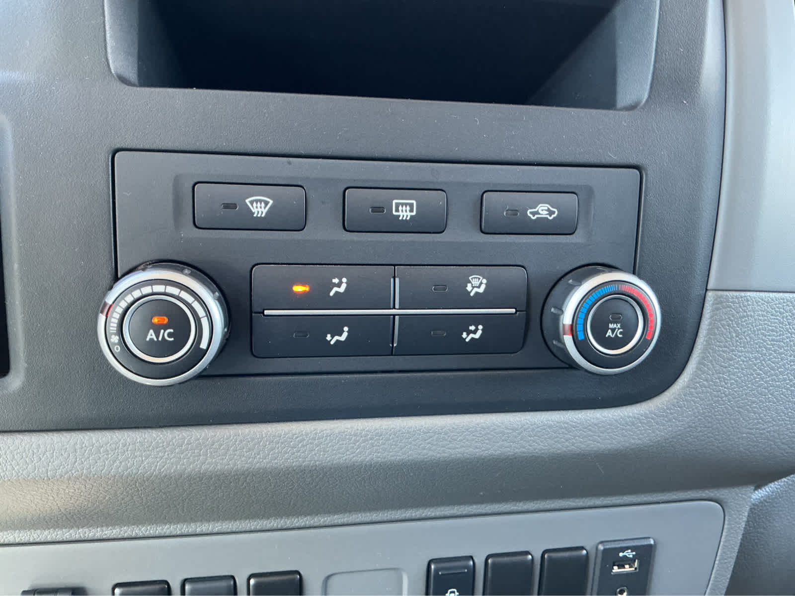 Used Car 2018 Nissan Nv Passenger  Nv3500 Hd Sv For Sale Under $30,000 In Waco, Texas