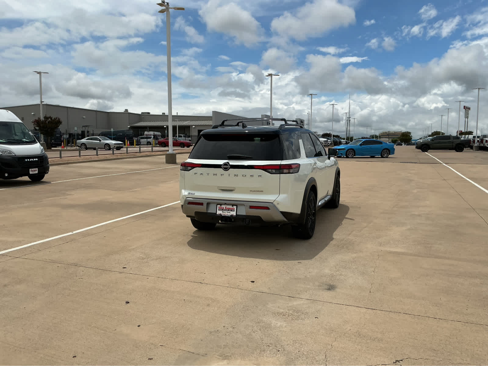 Used Car 2023 Nissan Pathfinder  Platinum For Sale Under $40,000 In Waco, Texas