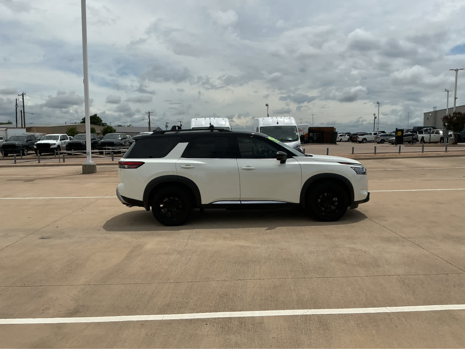 Used Car 2023 Nissan Pathfinder  Platinum For Sale Under $40,000 In Waco, Texas