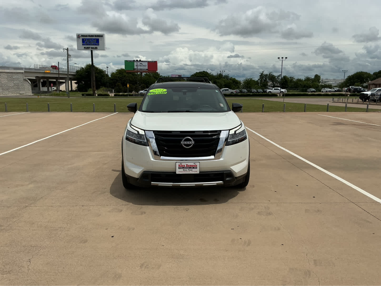 Used Car 2023 Nissan Pathfinder  Platinum For Sale Under $40,000 In Waco, Texas