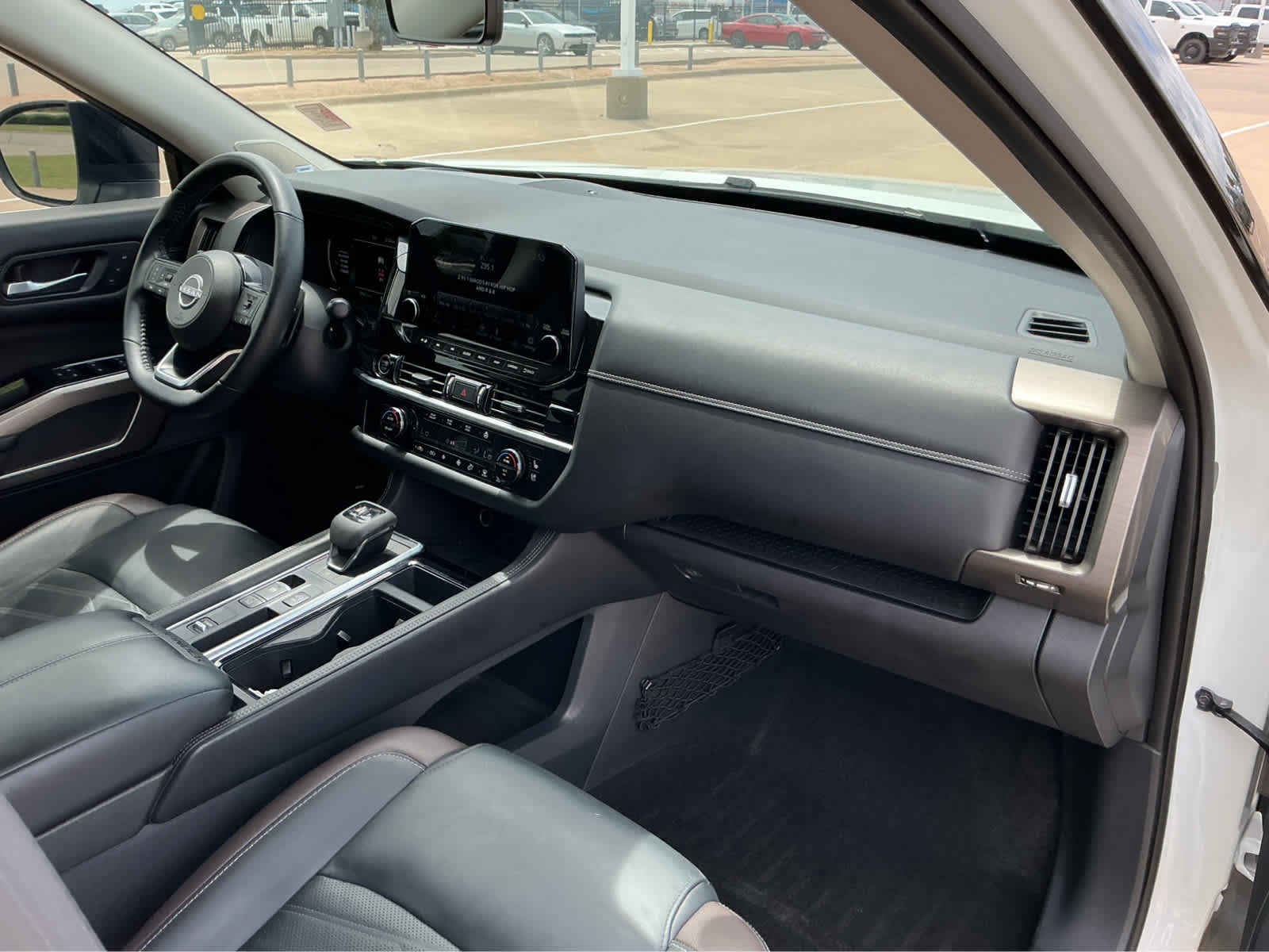 Used Car 2023 Nissan Pathfinder  Platinum For Sale Under $40,000 In Waco, Texas