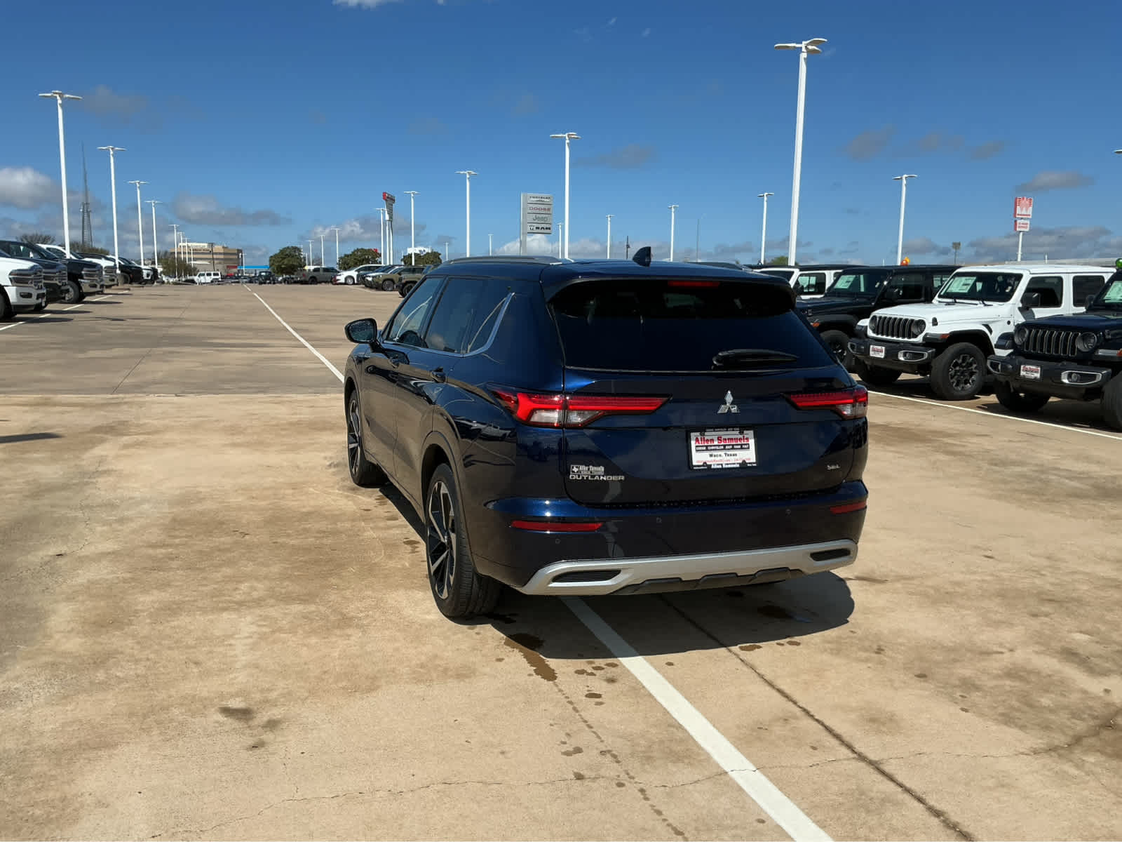 used 2022 Mitsubishi Outlander car, priced at $22,660