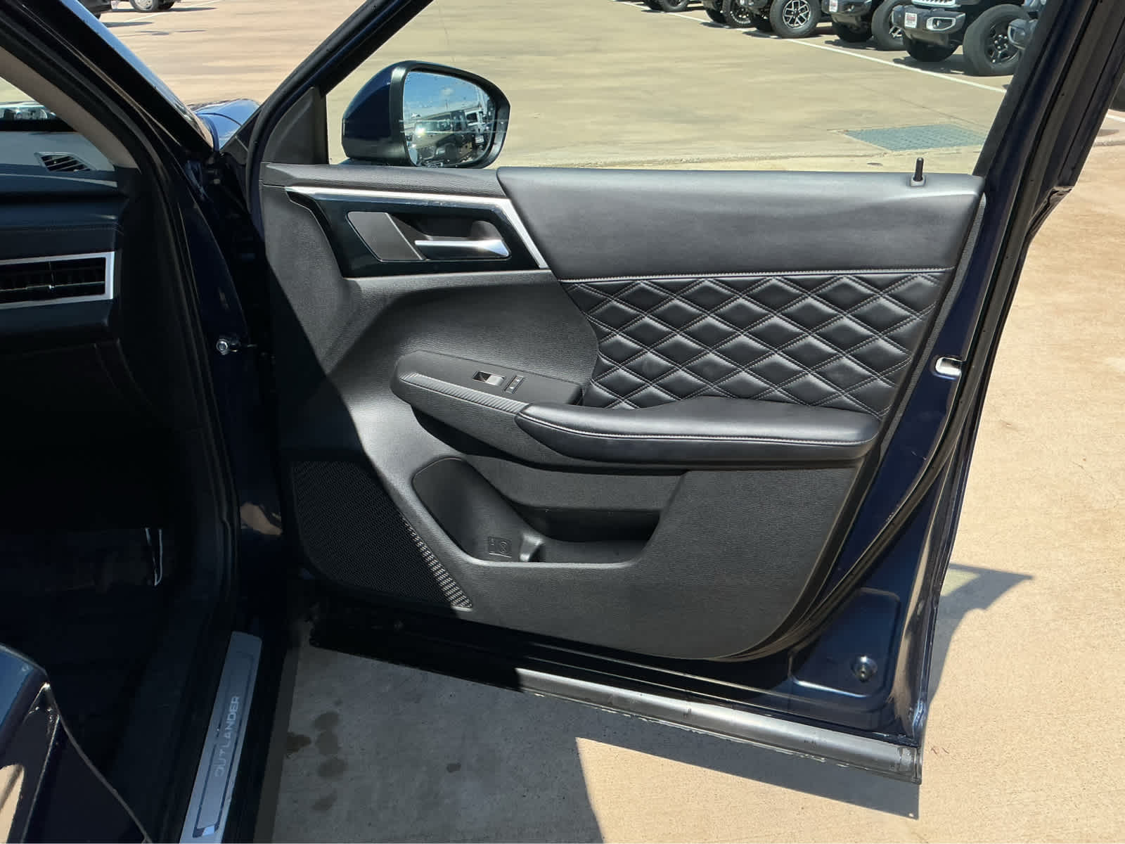 used 2022 Mitsubishi Outlander car, priced at $22,660