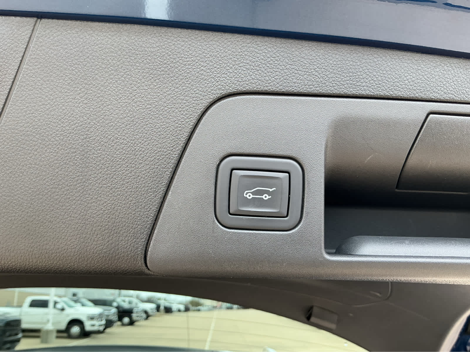 used 2023 Buick Envision car, priced at $27,650