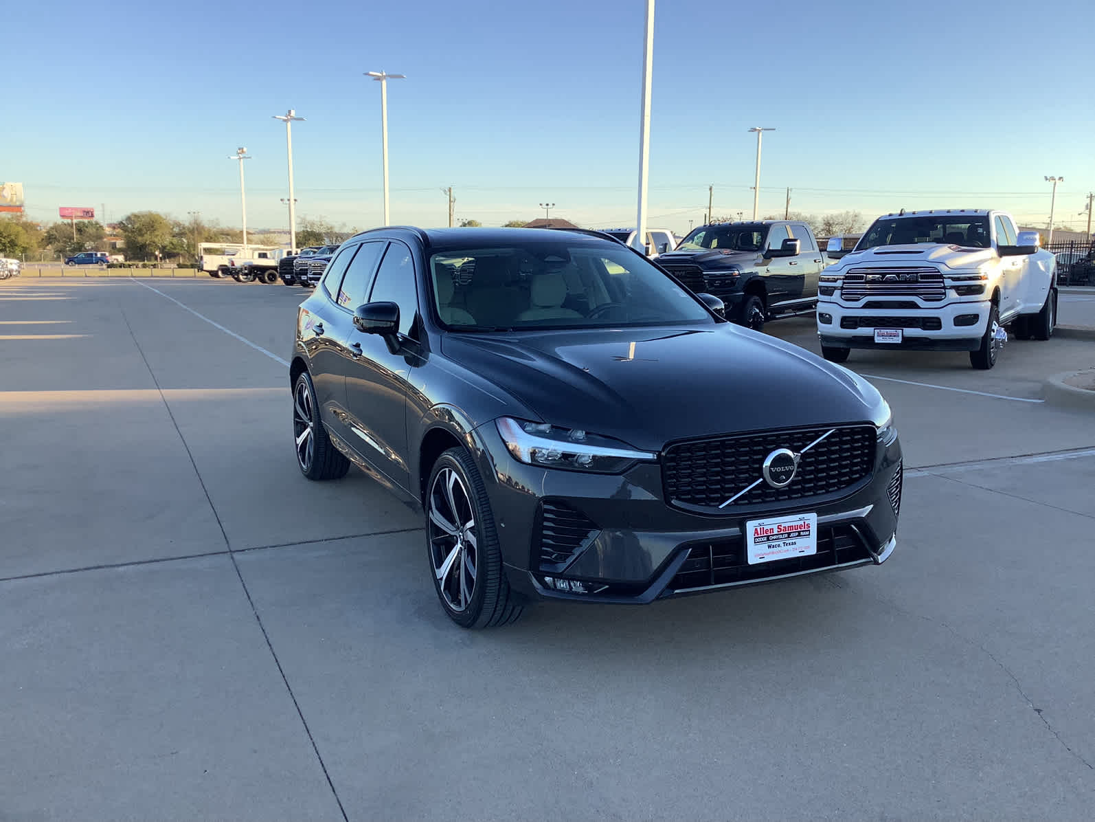 Used Car 2023 Volvo Xc60  Ultimate Dark Theme For Sale Under $40,000 In Waco, Texas