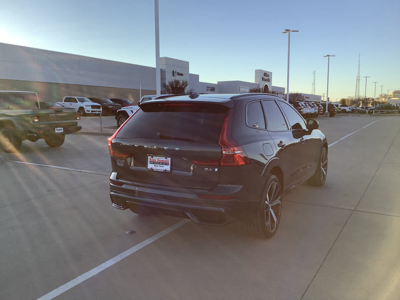 Used Car 2023 Volvo Xc60  Ultimate Dark Theme For Sale Under $40,000 In Waco, Texas