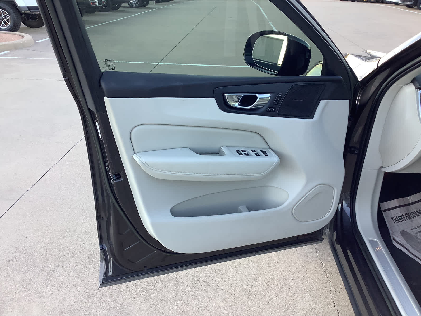 Used Car 2023 Volvo Xc60  Ultimate Dark Theme For Sale Under $40,000 In Waco, Texas