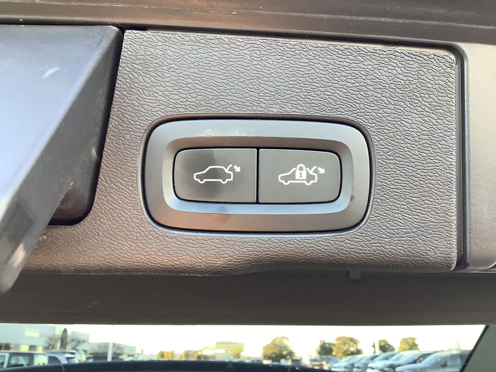 Used Car 2023 Volvo Xc60  Ultimate Dark Theme For Sale Under $40,000 In Waco, Texas