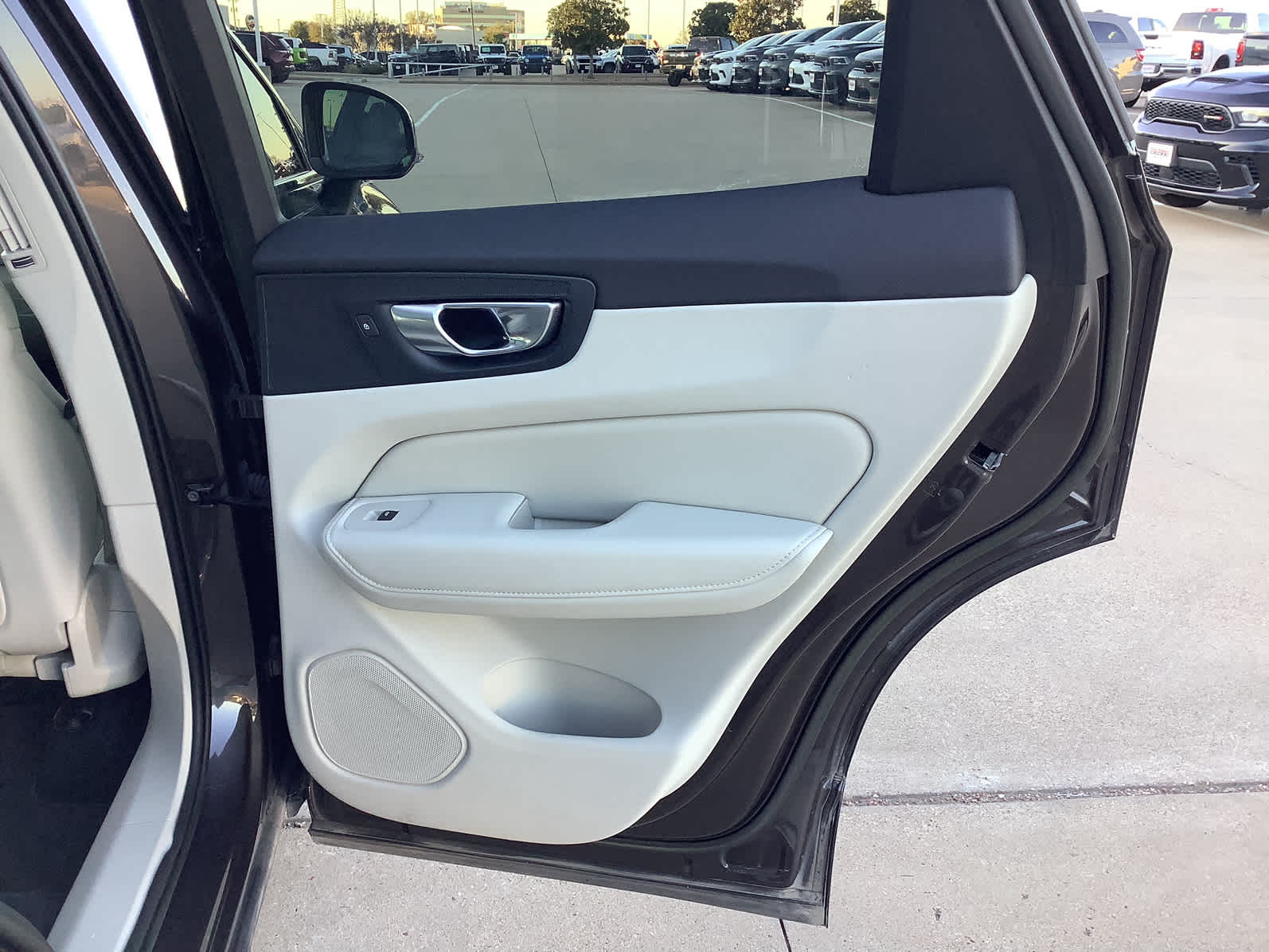 Used Car 2023 Volvo Xc60  Ultimate Dark Theme For Sale Under $40,000 In Waco, Texas