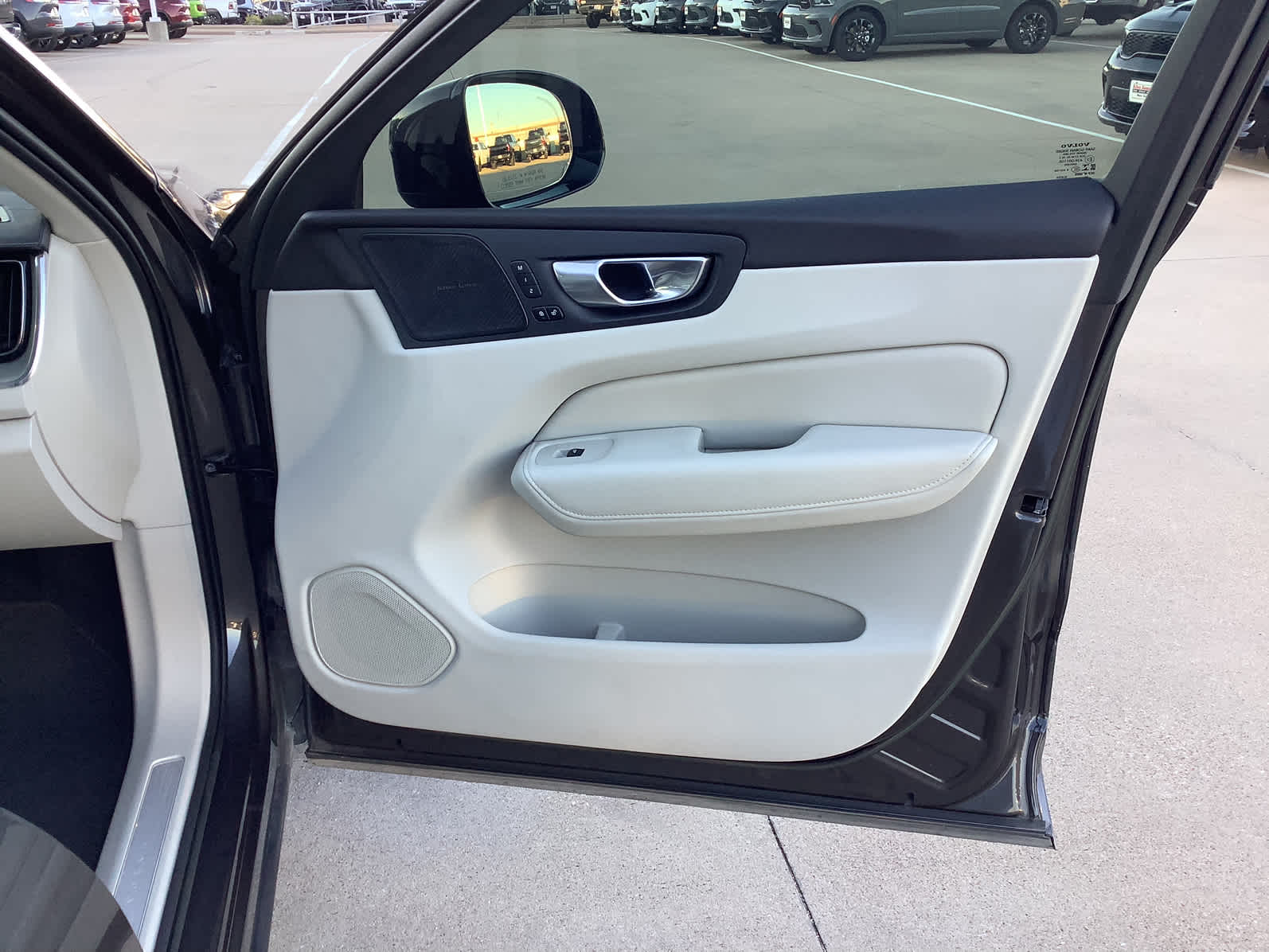 Used Car 2023 Volvo Xc60  Ultimate Dark Theme For Sale Under $40,000 In Waco, Texas