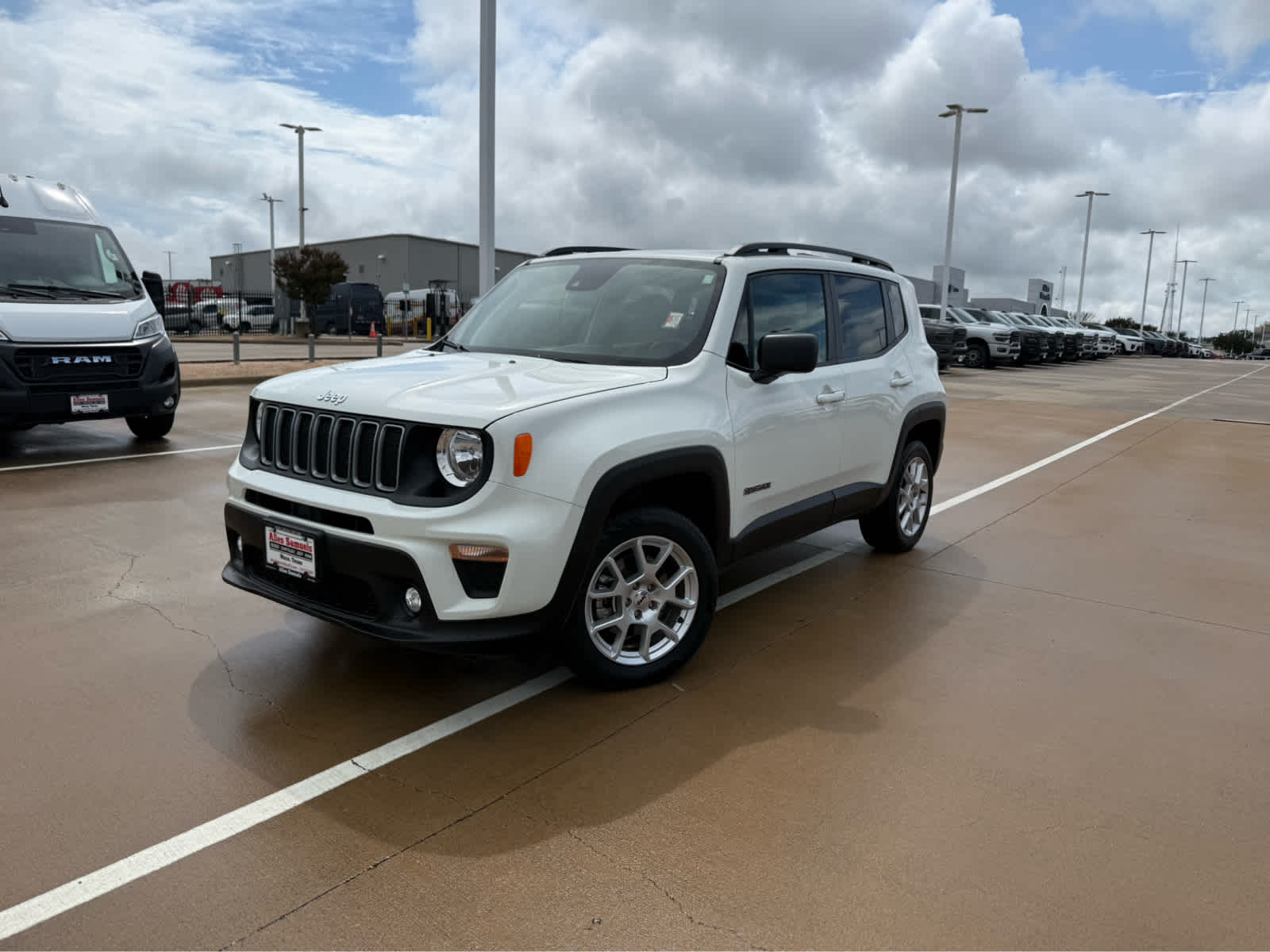 Used Car 2023 Jeep Renegade  Latitude For Sale Under $25,000 In Waco, Texas