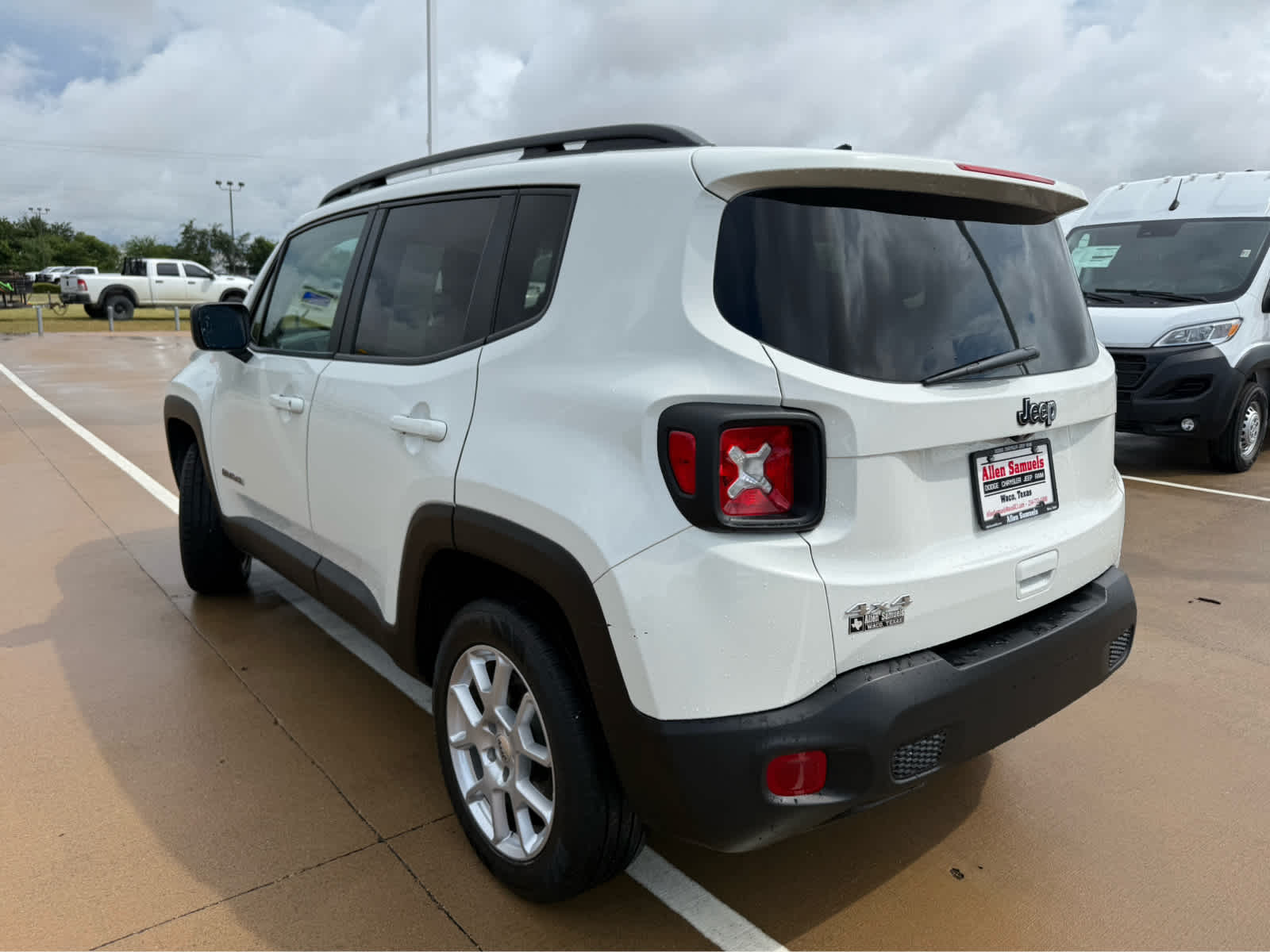 Used Car 2023 Jeep Renegade  Latitude For Sale Under $25,000 In Waco, Texas