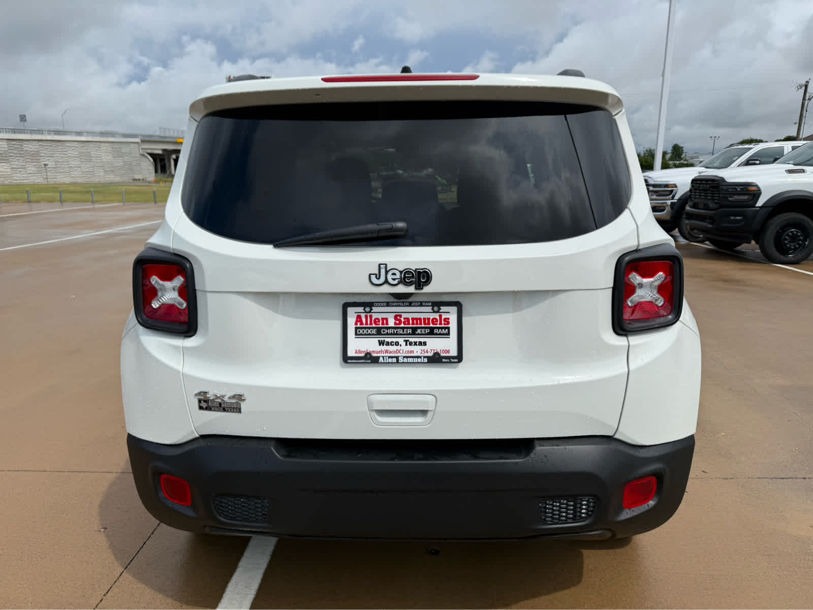 Used Car 2023 Jeep Renegade  Latitude For Sale Under $25,000 In Waco, Texas
