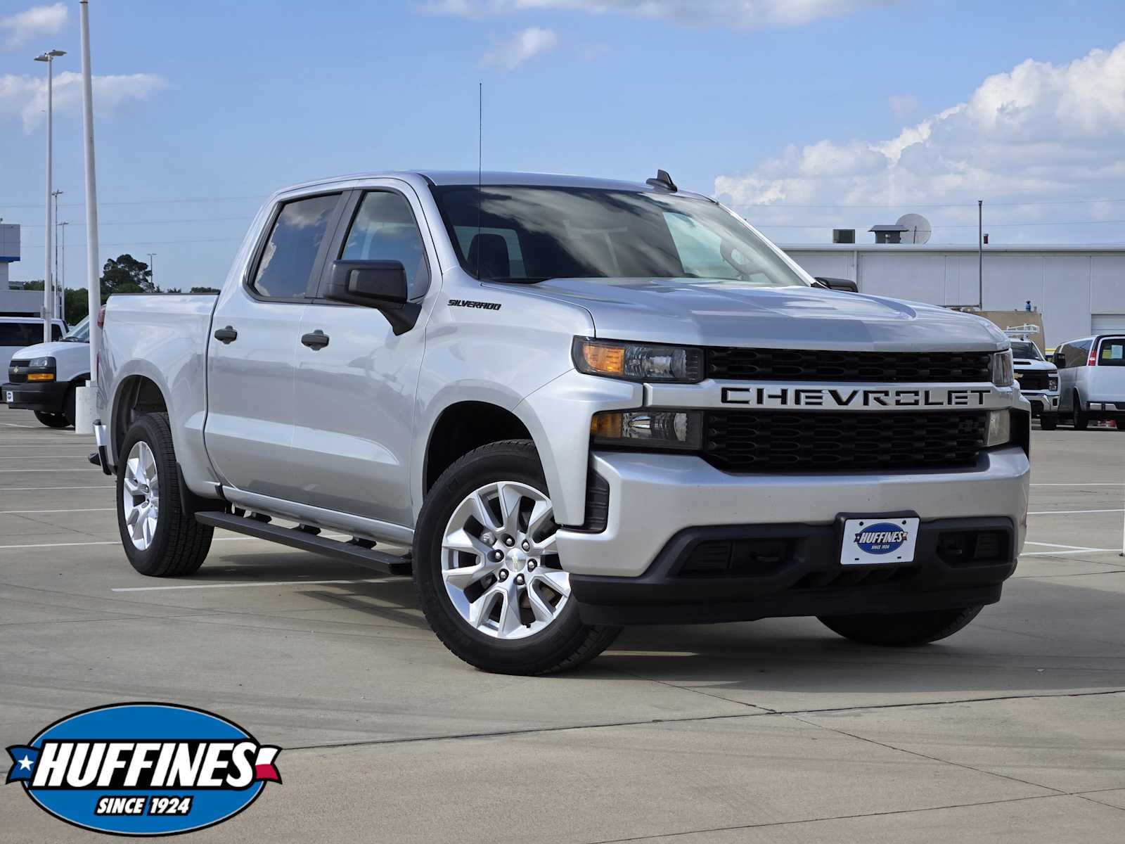 Silver Ice Metallic 2021 Chevrolet Silverado 1500 Custom Crew Cab RWD Pickup Truck 4X2 8-Speed Automatic