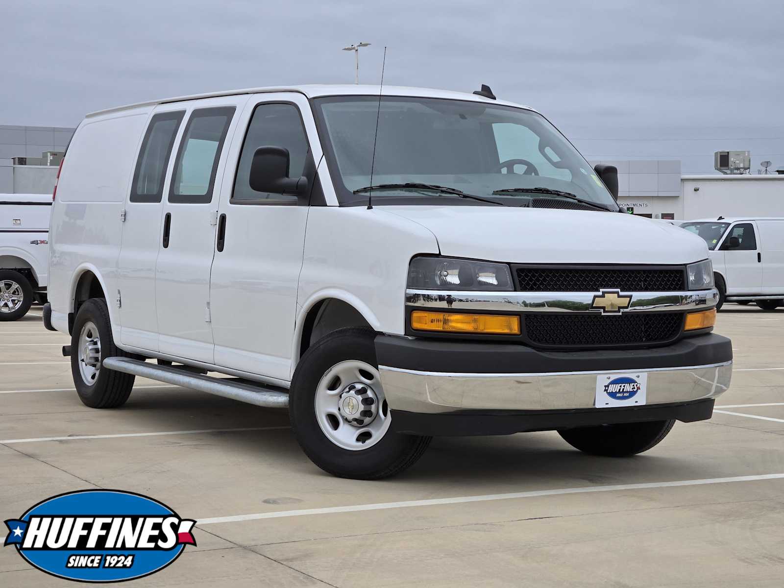 2024 Chevrolet Express Cargo 2500 RWD