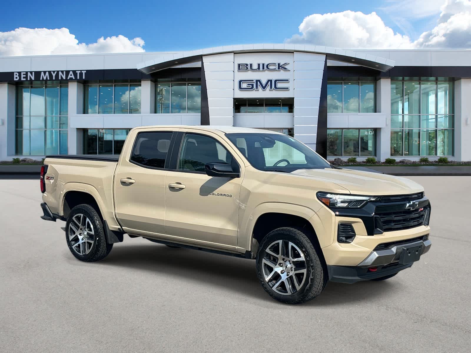 Sand Dune Metallic 2023 Chevrolet Colorado Z71 Crew Cab 4WD Pickup Truck Four-Wheel Drive 8-Speed Automatic