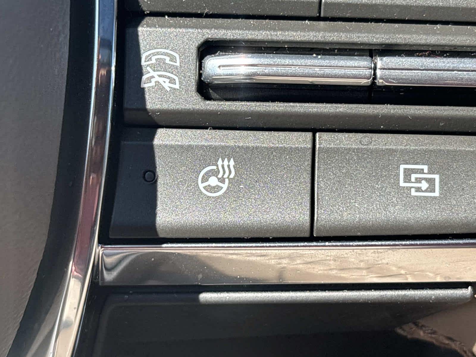 2026 GMC Yukon Denali - Photo 9