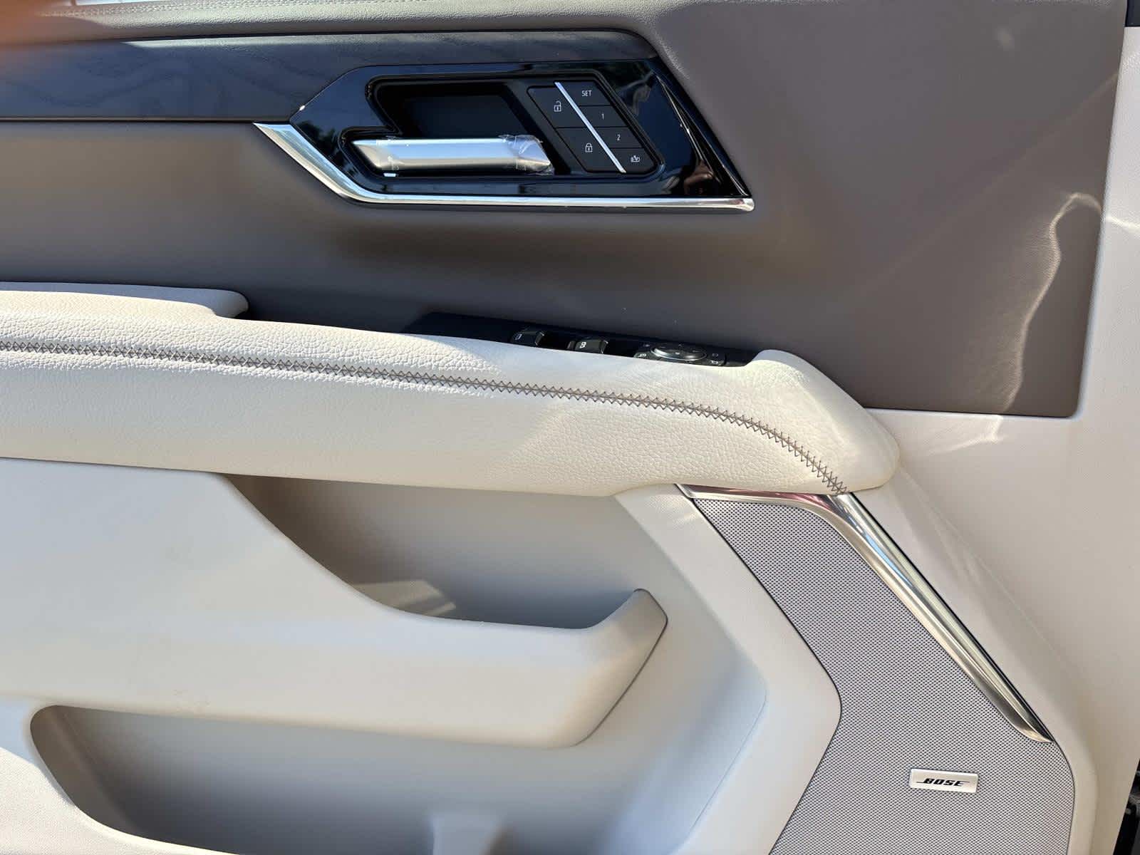 2026 GMC Yukon Denali - Photo 22