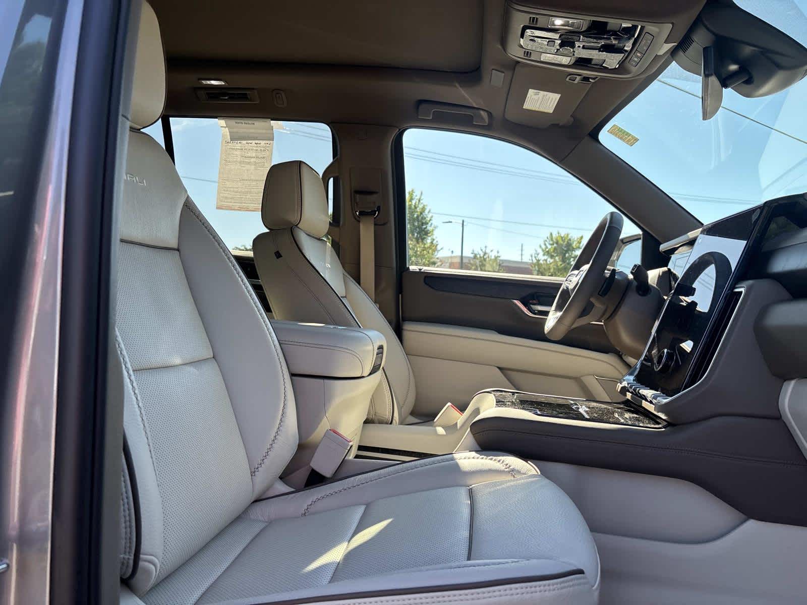 2026 GMC Yukon Denali - Photo 44