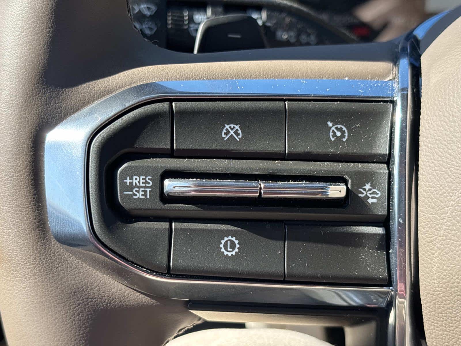 2026 GMC Yukon Denali - Photo 11