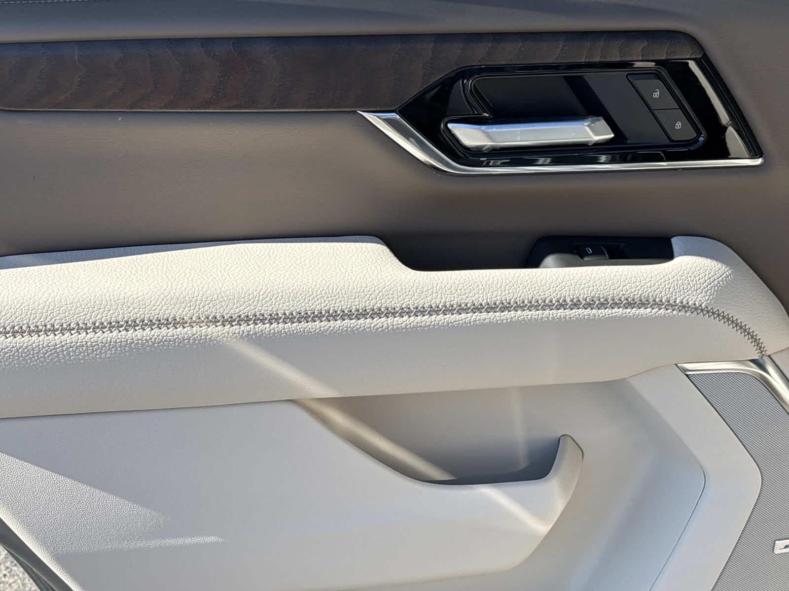 2026 GMC Yukon Denali - Photo 26
