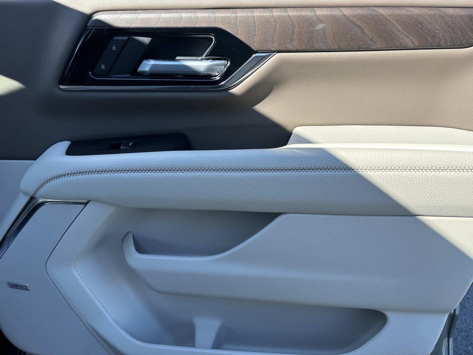 2026 GMC Yukon Denali - Photo 42