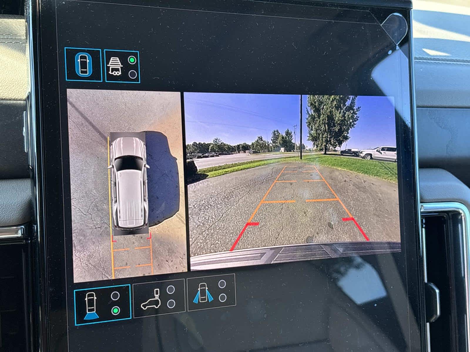 2026 GMC Yukon Denali - Photo 18