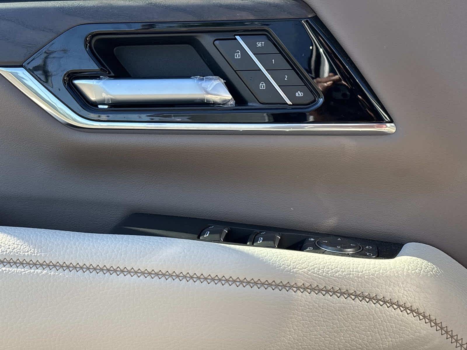 2026 GMC Yukon Denali - Photo 23
