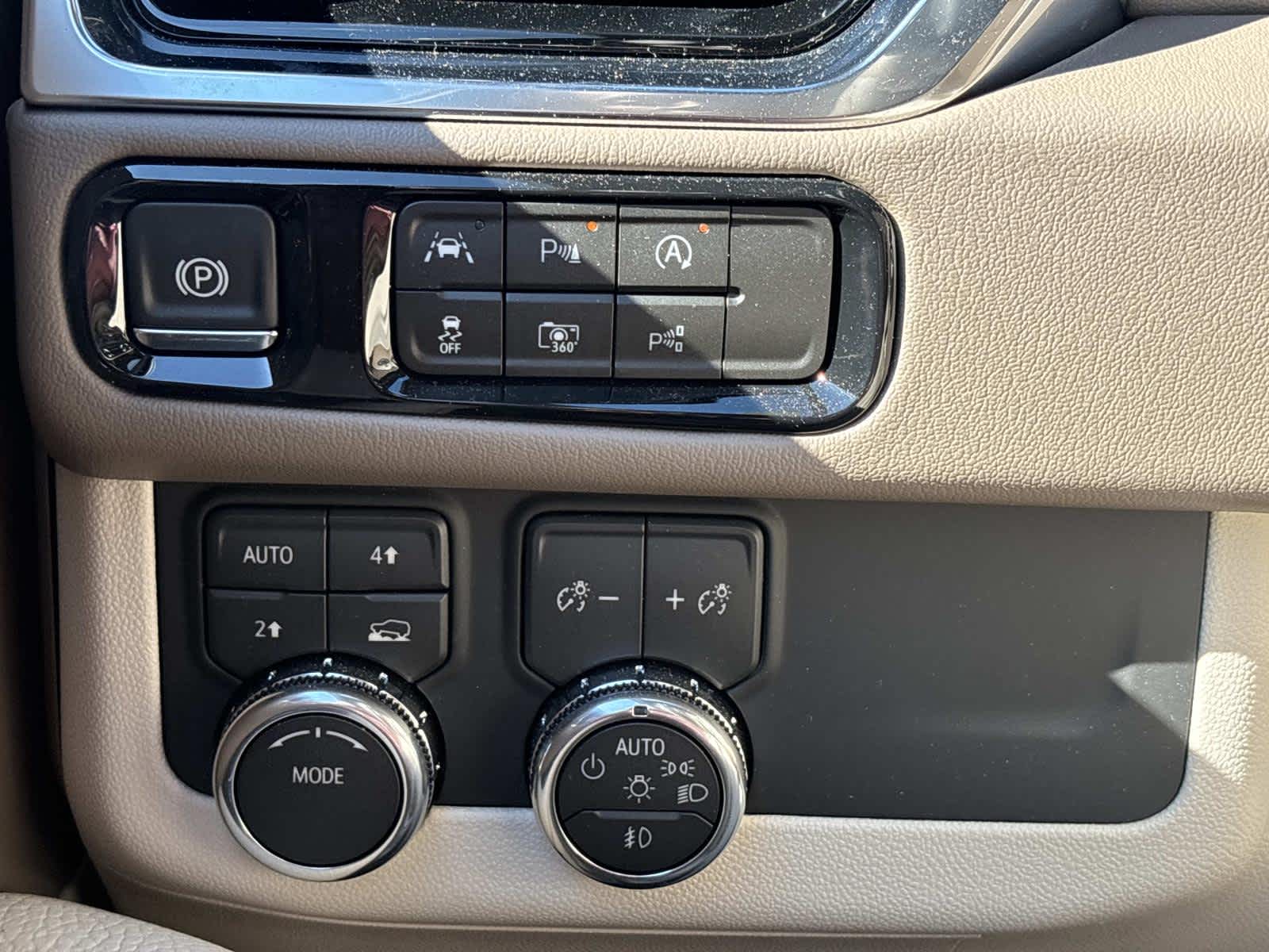 2026 GMC Yukon Denali - Photo 15