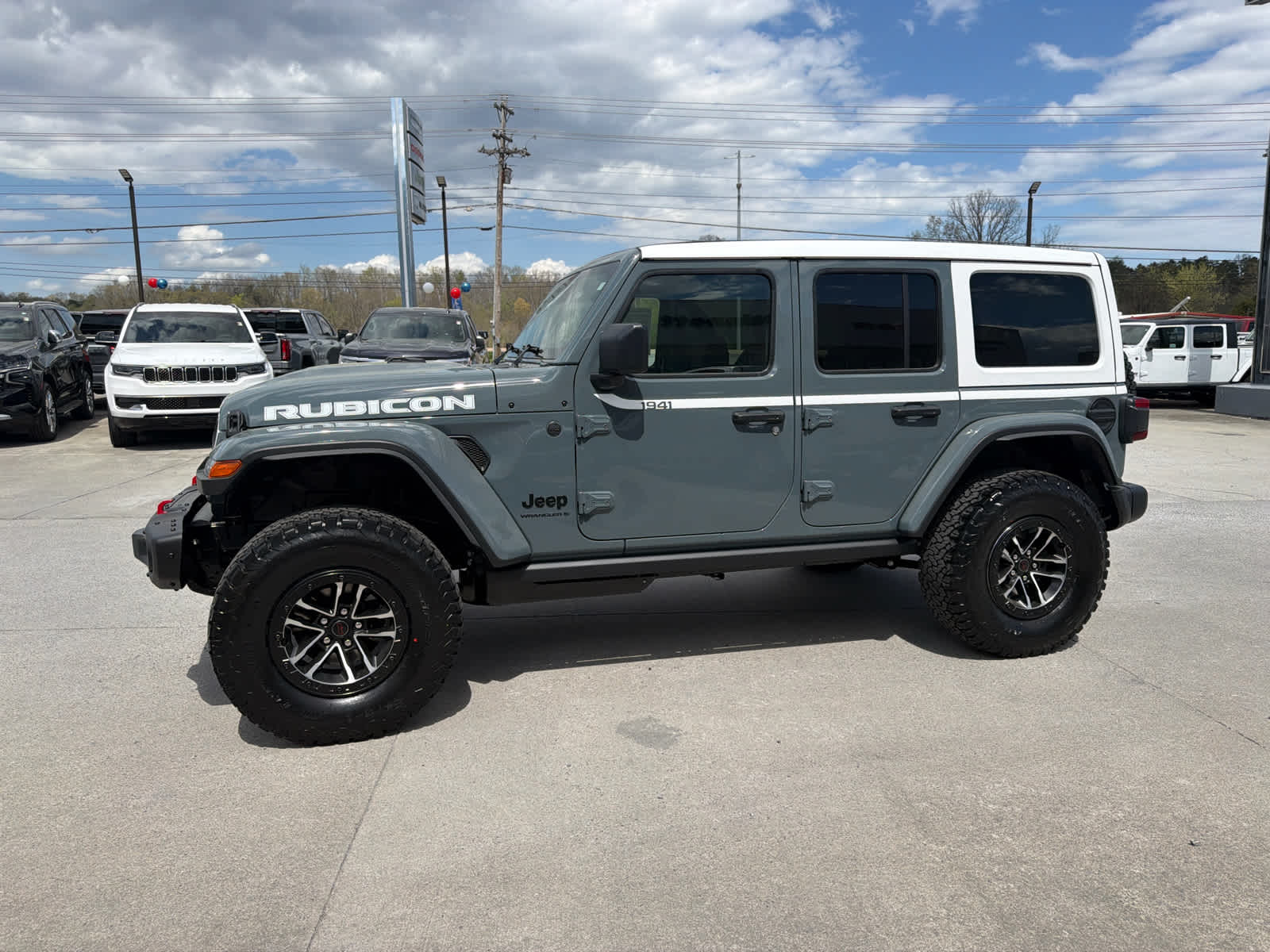 View vehicle photo 5