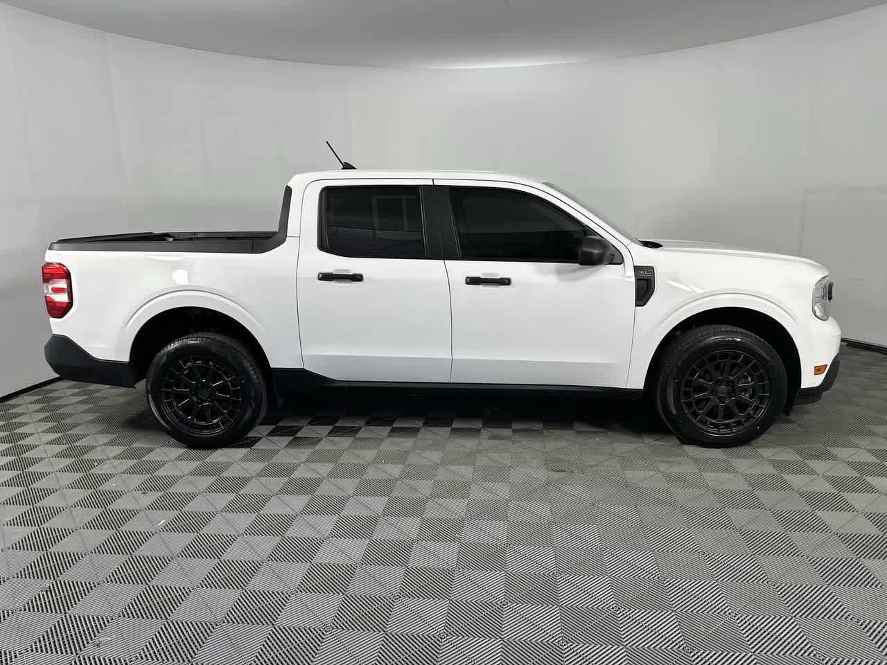 View vehicle photo 2