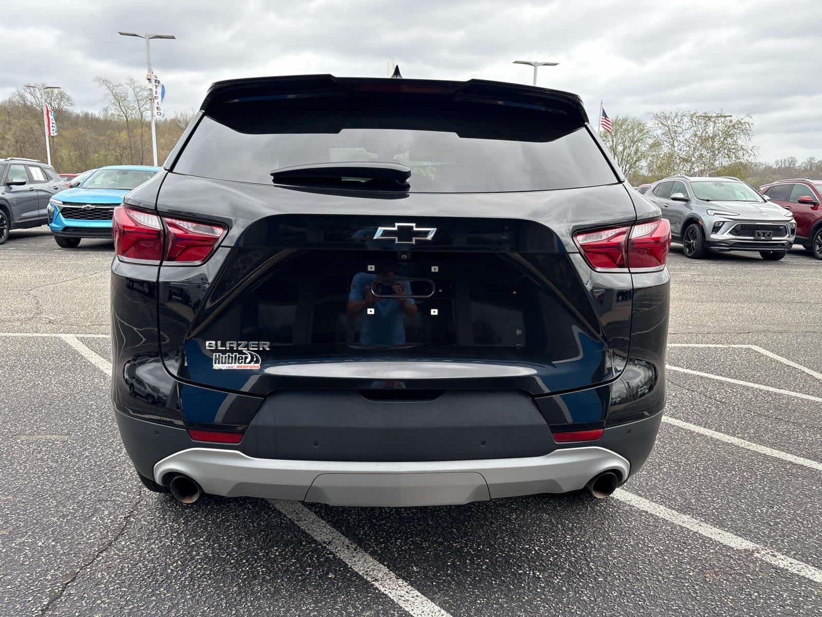 View vehicle photo 4