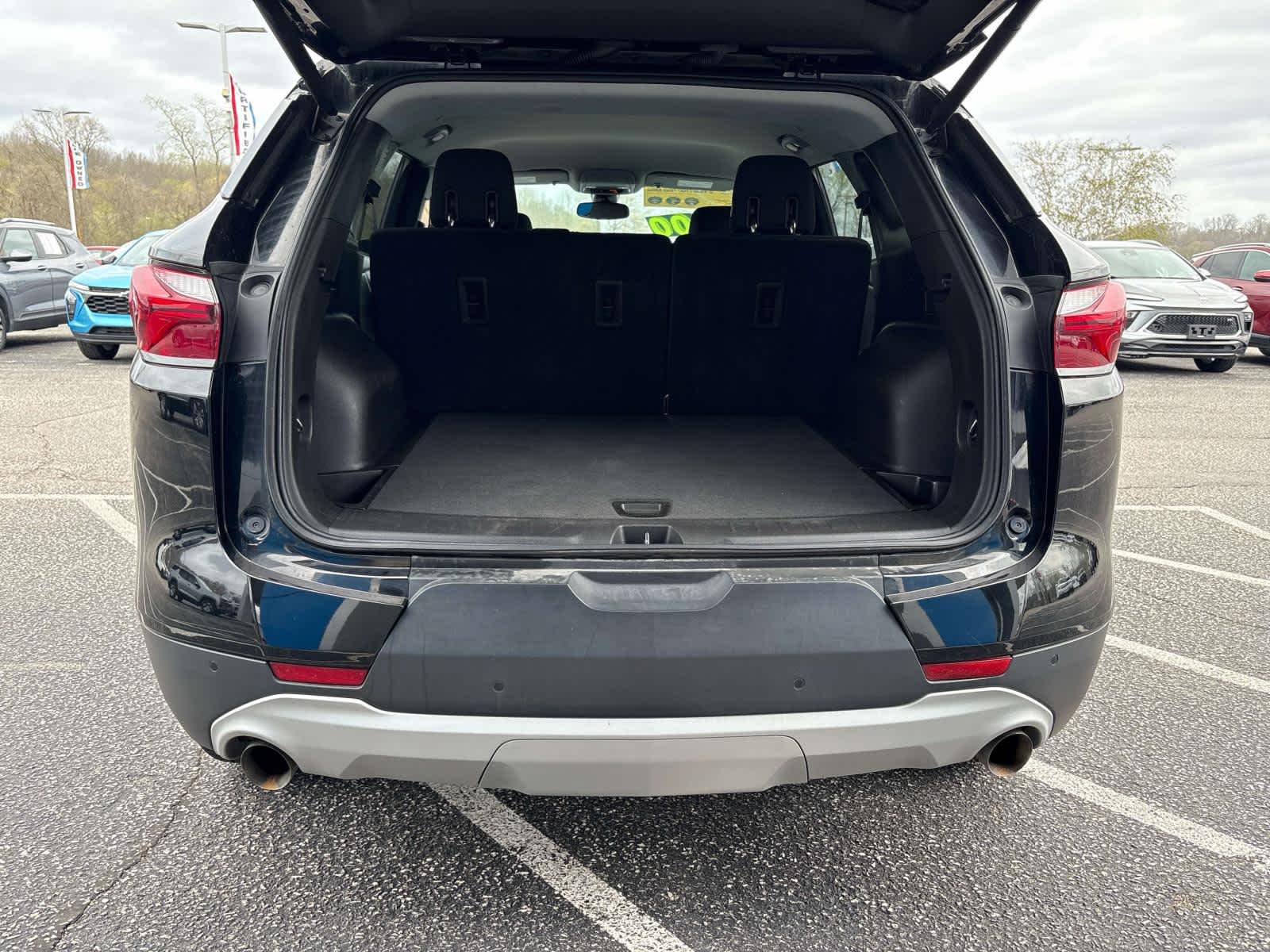 View vehicle photo 5