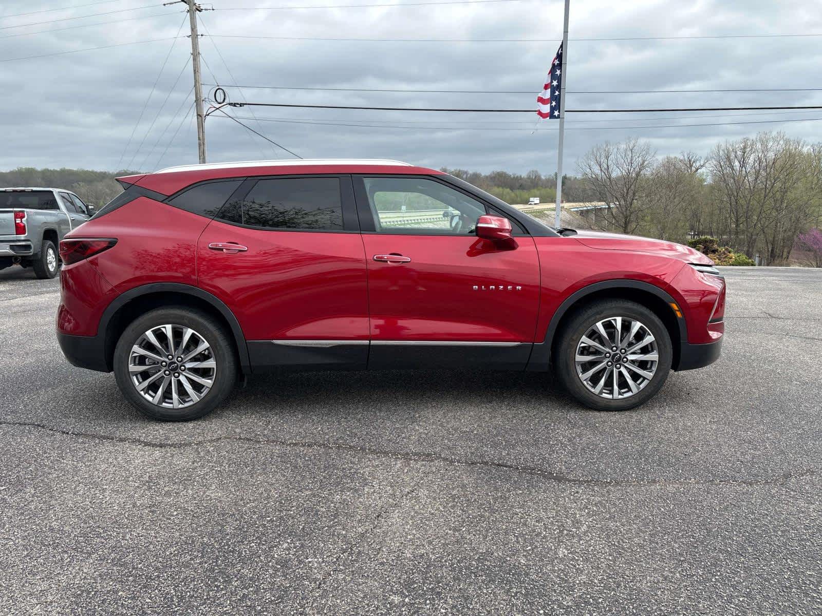 View vehicle photo 7