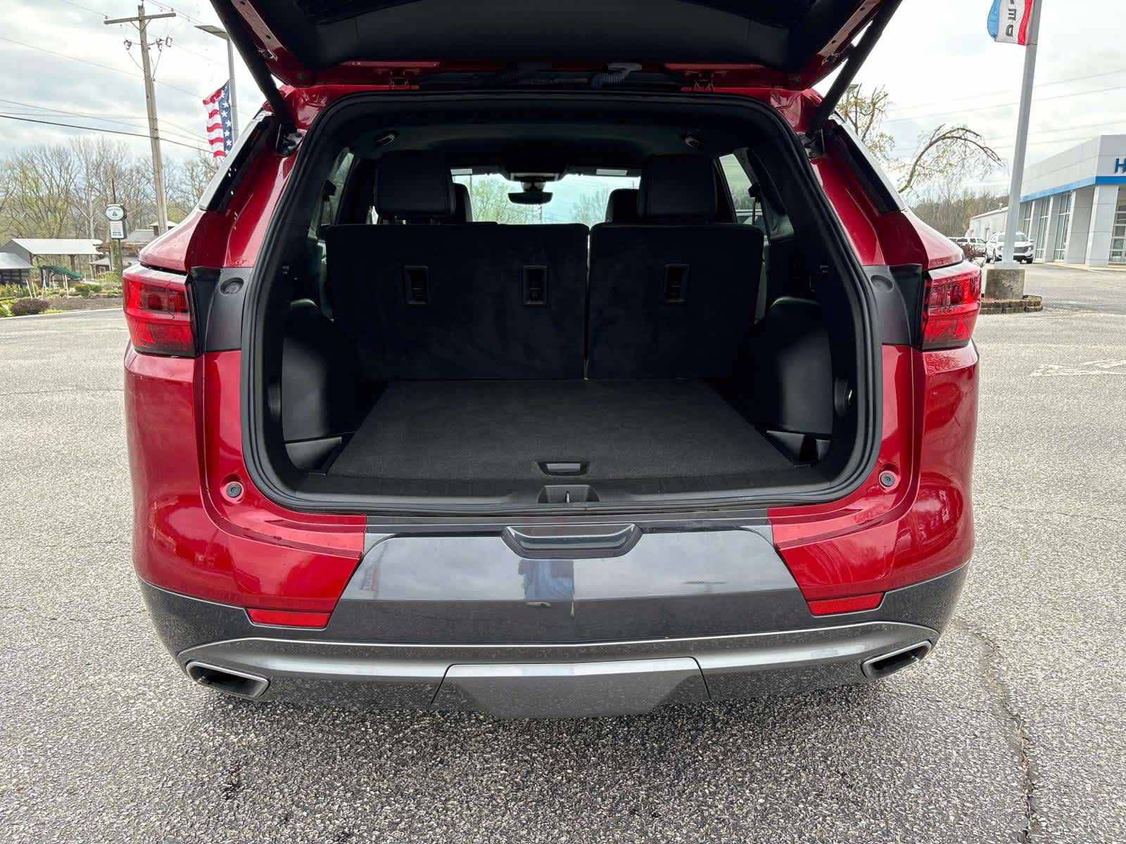 View vehicle photo 5