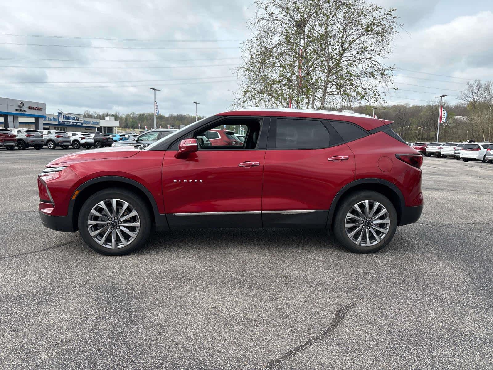 View vehicle photo 2