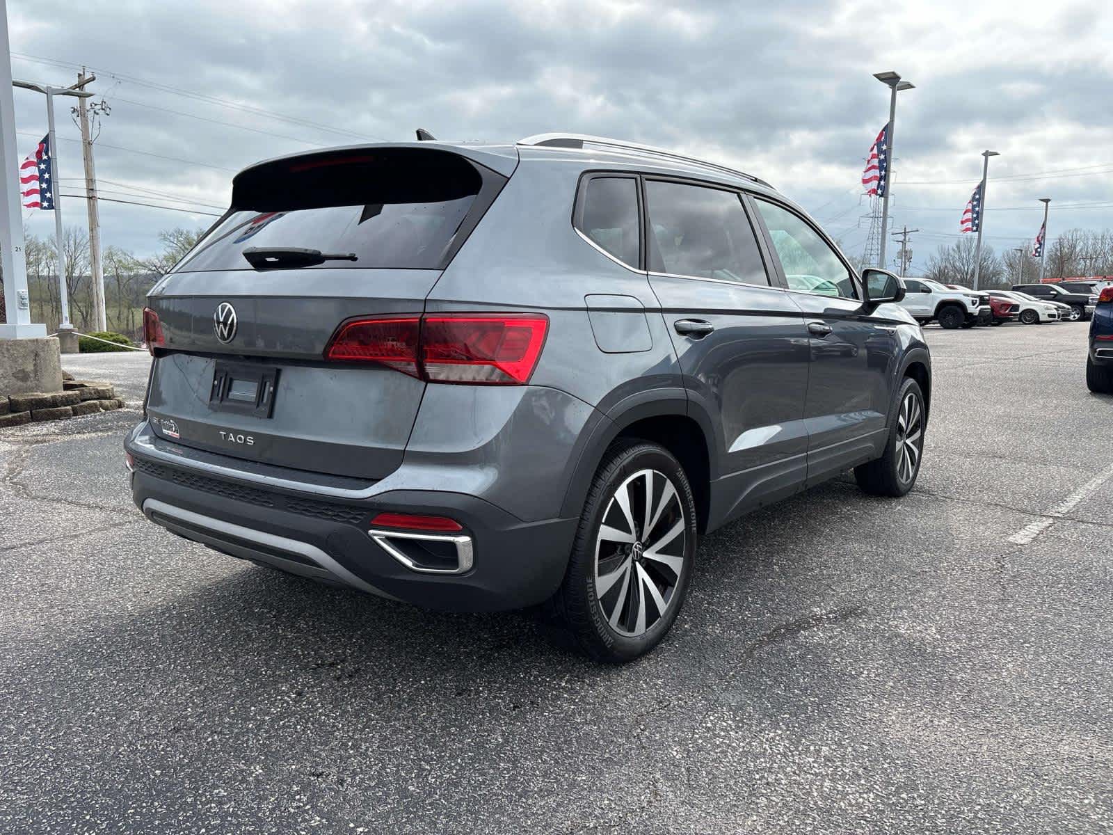 View vehicle photo 6