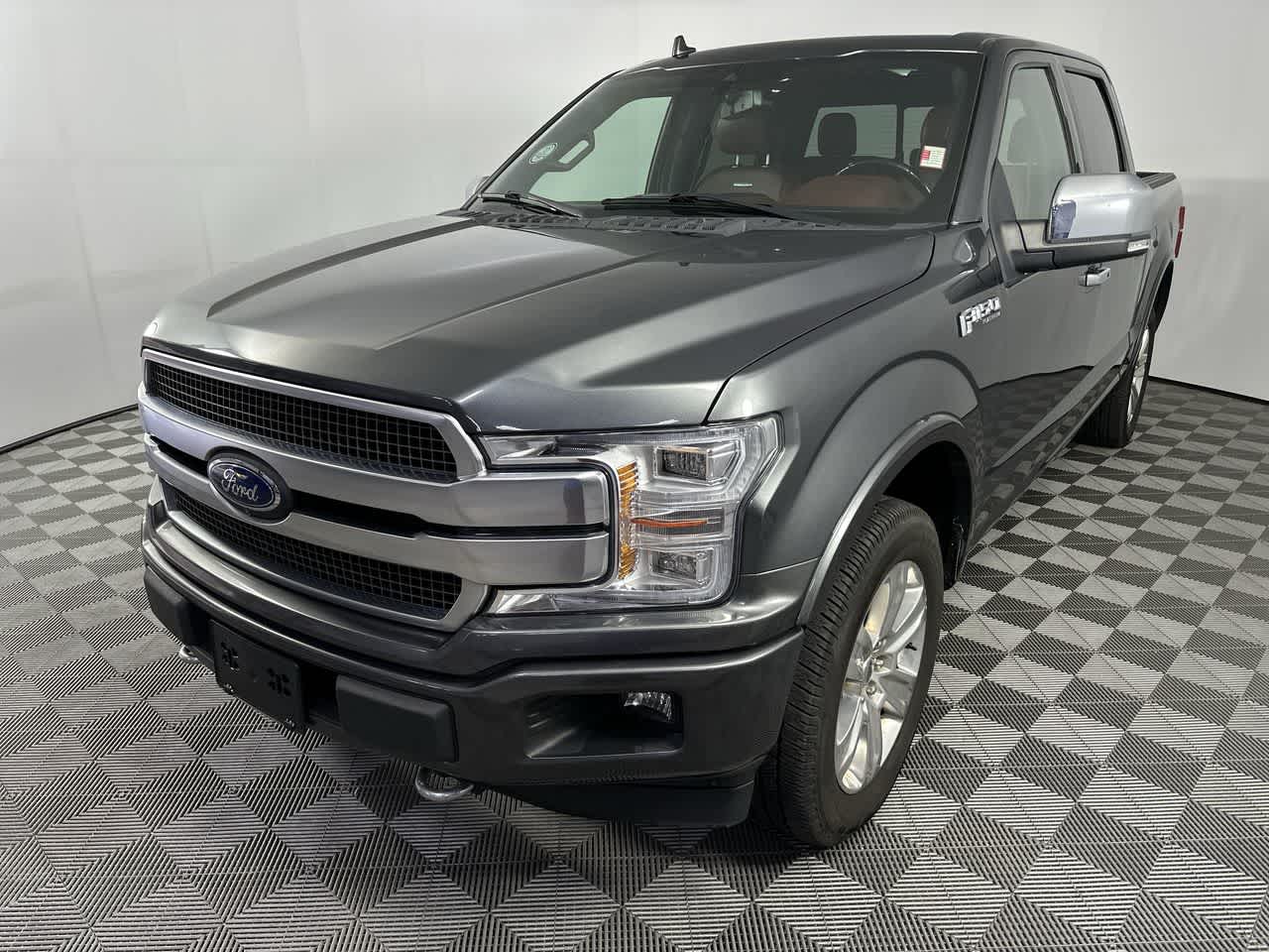 View vehicle photo 4