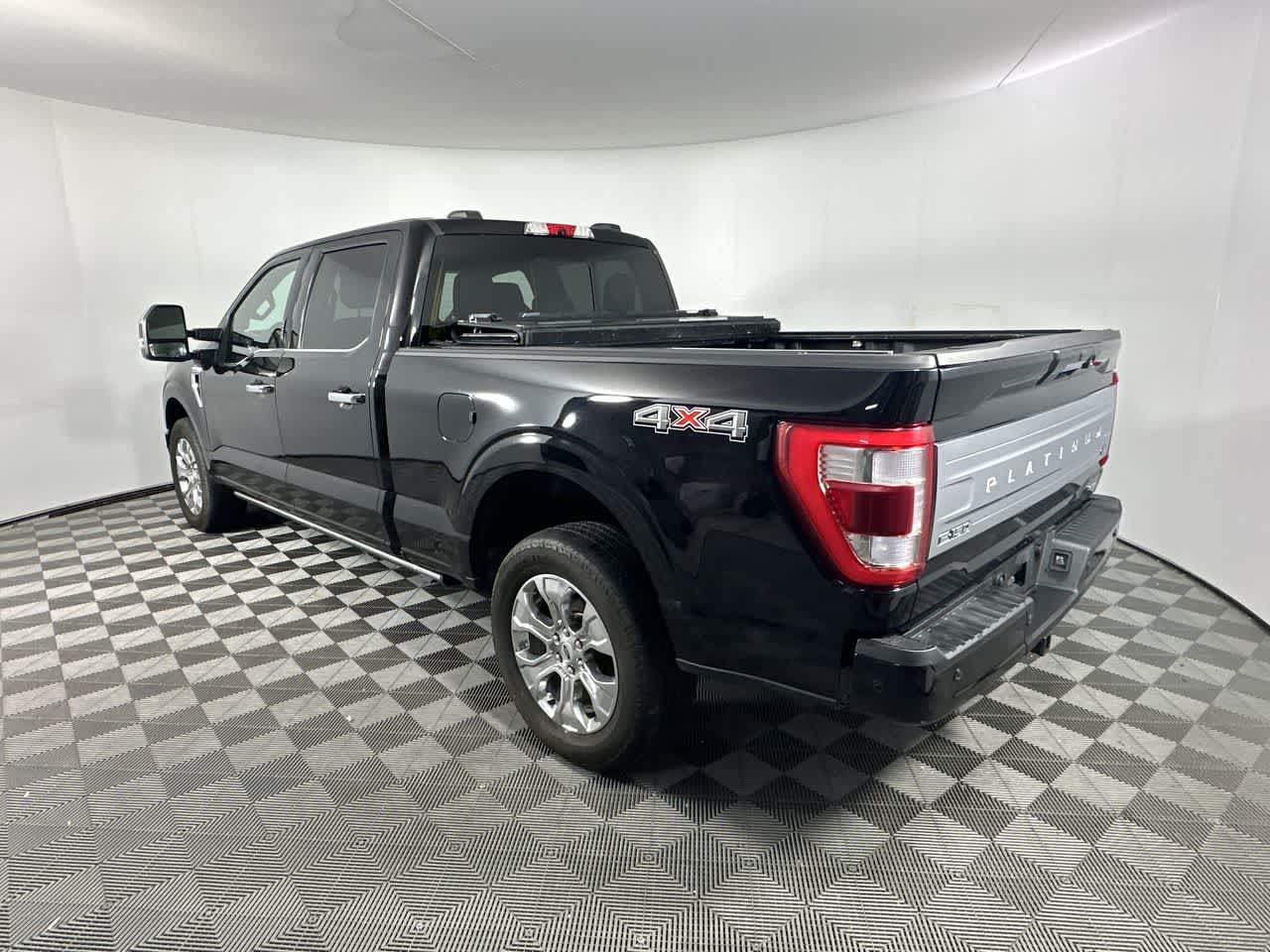 View vehicle photo 6