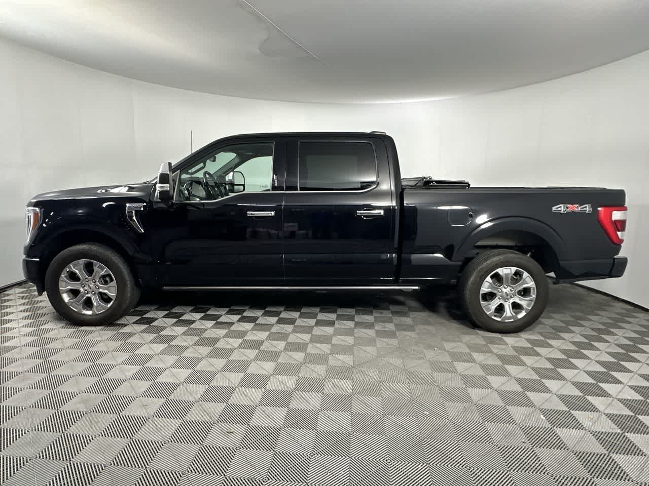 View vehicle photo 5