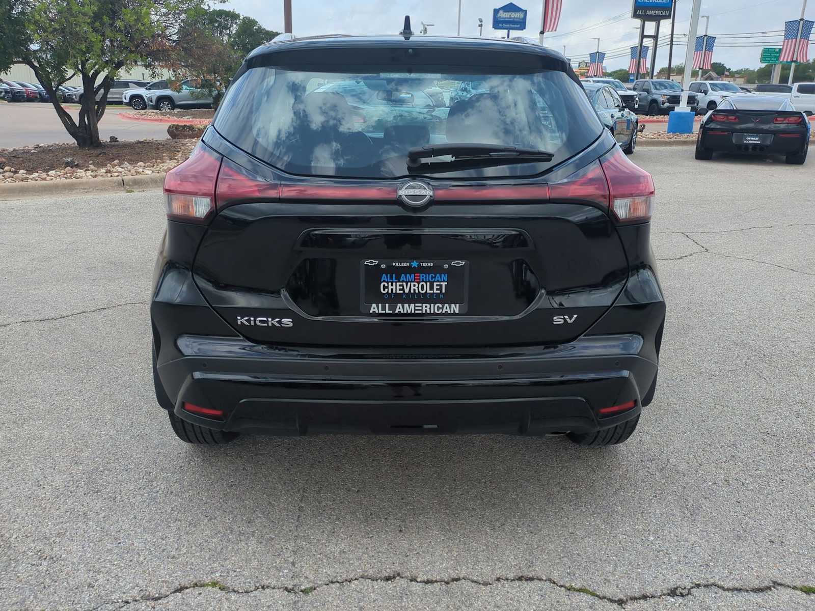 View vehicle photo 7