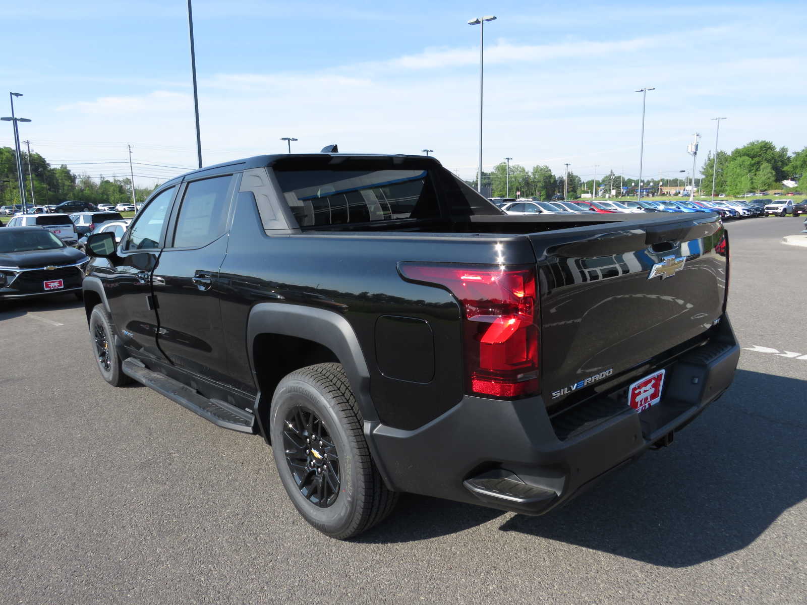 2024 Chevrolet Silverado EV Work Truck e4WD Crew Cab 9