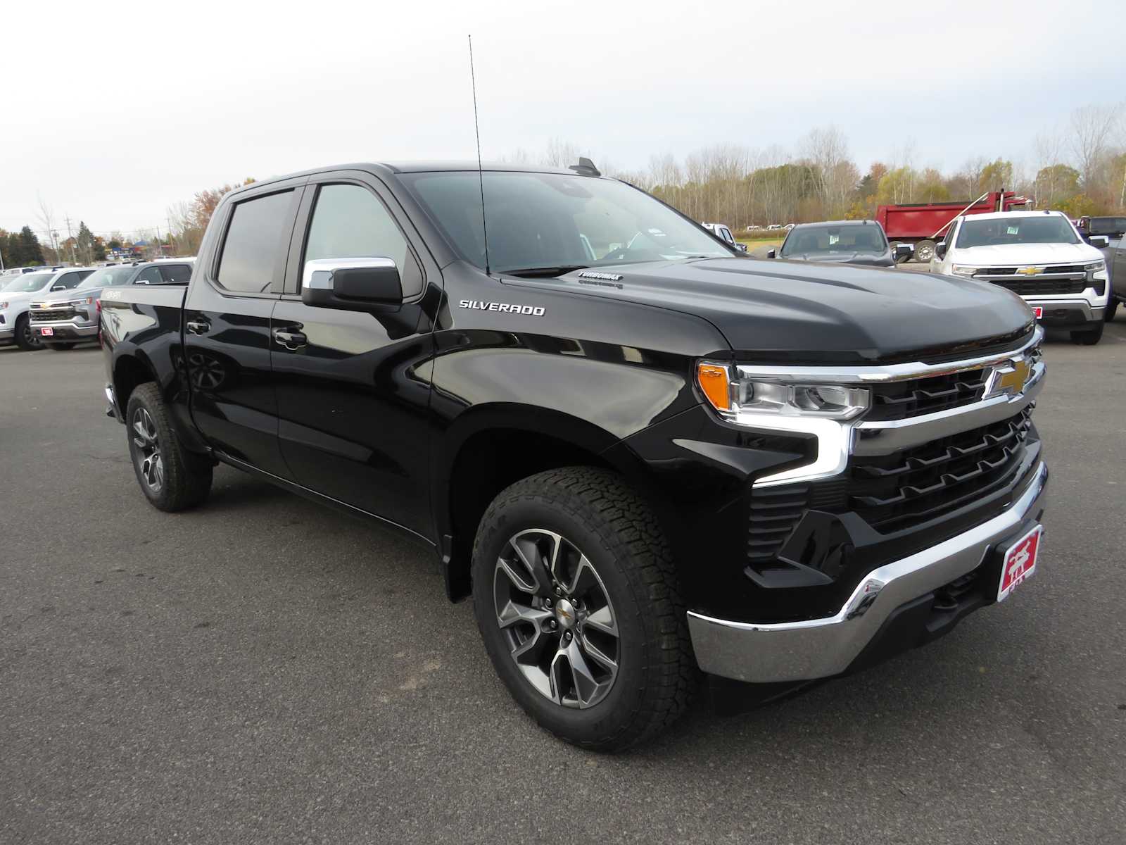 2025 Chevrolet Silverado 1500 LT 4WD Crew Cab 147 17