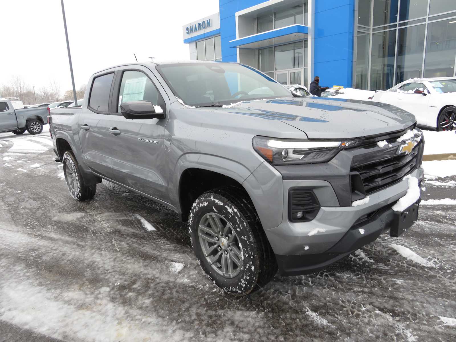 2024 Chevrolet Colorado 4WD LT Crew Cab 2